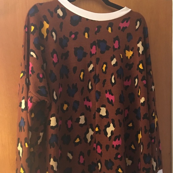 Simply Obsessed XL (runs big) cheetah print tunic - Picture 2 of 2